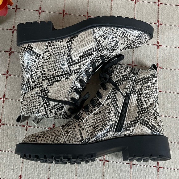 Linea Paolo “Trinity” Snakeskin Embossed Leather Combat Boots Lace Up & Zip Sz 5 - Picture 6 of 8